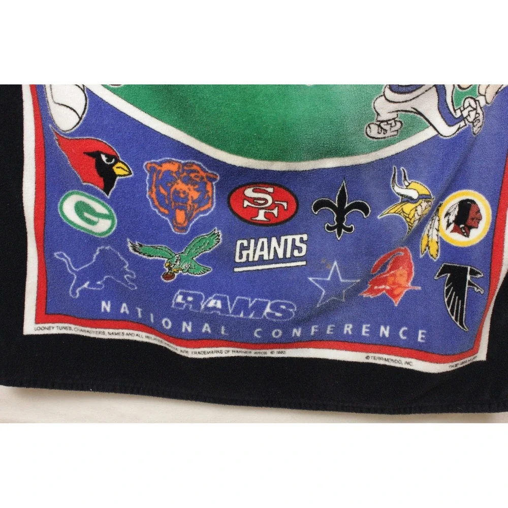 Vintage 1993 Looney Tunes NFL Football Beach Towel Bugs Bunny Taz Warner Bros‎